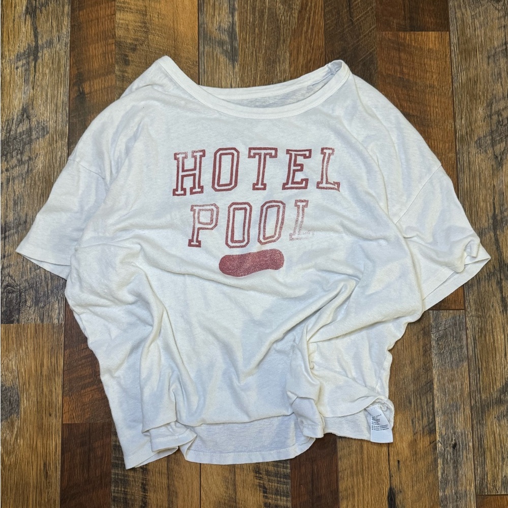 American Eagle Outfitters White T-Shirt